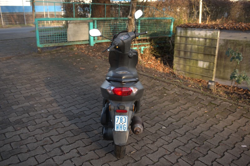 Roller Peugeot Kisbee 50 zum herrichten – Bild 2