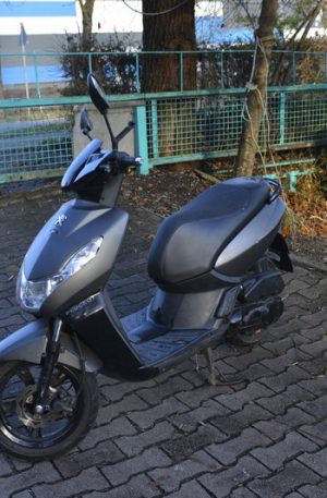 Roller Peugeot Kisbee 50 zum herrichten