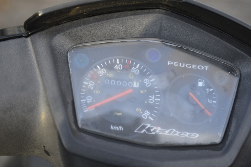 Roller Peugeot Kisbee 50 zum herrichten – Bild 3